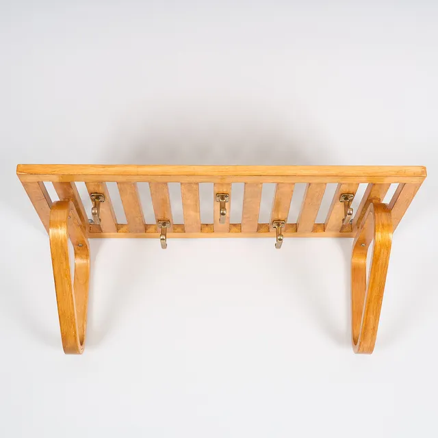 ALVAR AALTO. HATTHYLLA/KLÄDHÄNGARE, modell 113, O.Y. Huonekalu-ja Rakennustyötehdas A.B.1930/1940-tal.