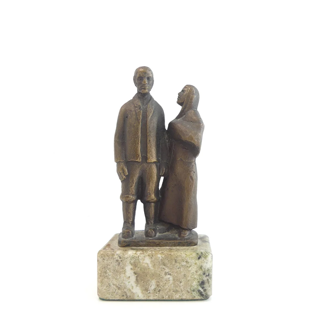 AXEL OLSSON. skulptur, brons "Utvandrarna", signerad. — Sculptures & Bronzes — Lysekils Auktionsbyrå