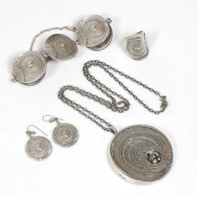 JORMA LAINE. Garnityr, 5 delar, silver, Finland, 1970-tal. Vikt 154 gram.