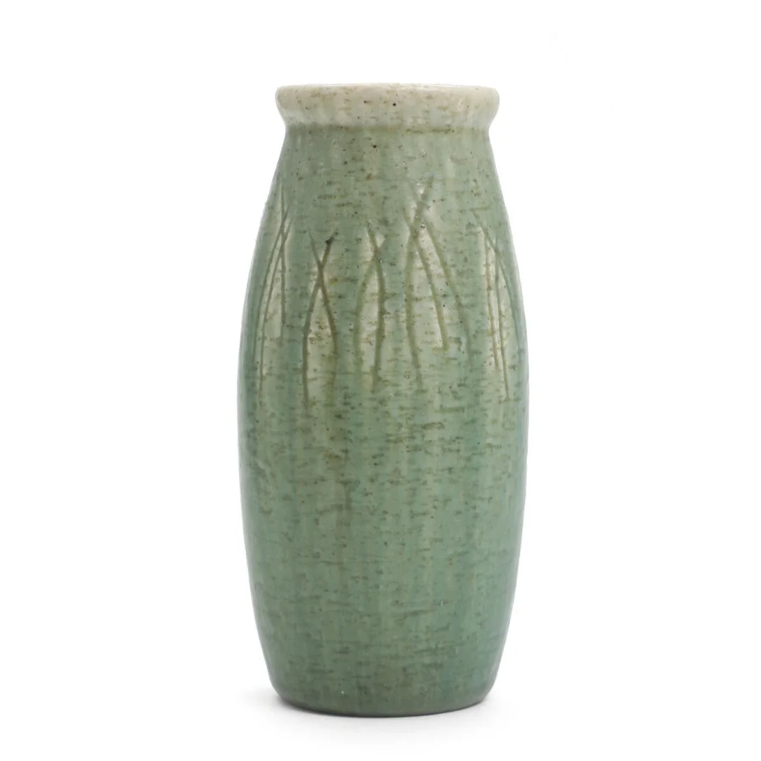 Stoneware vase, incised with linear pattern, decorated with light green glaze. Stamped Saxbo, Denmark. H. 22 cm. — Modern Decorative Art — Bruun Rasmussen