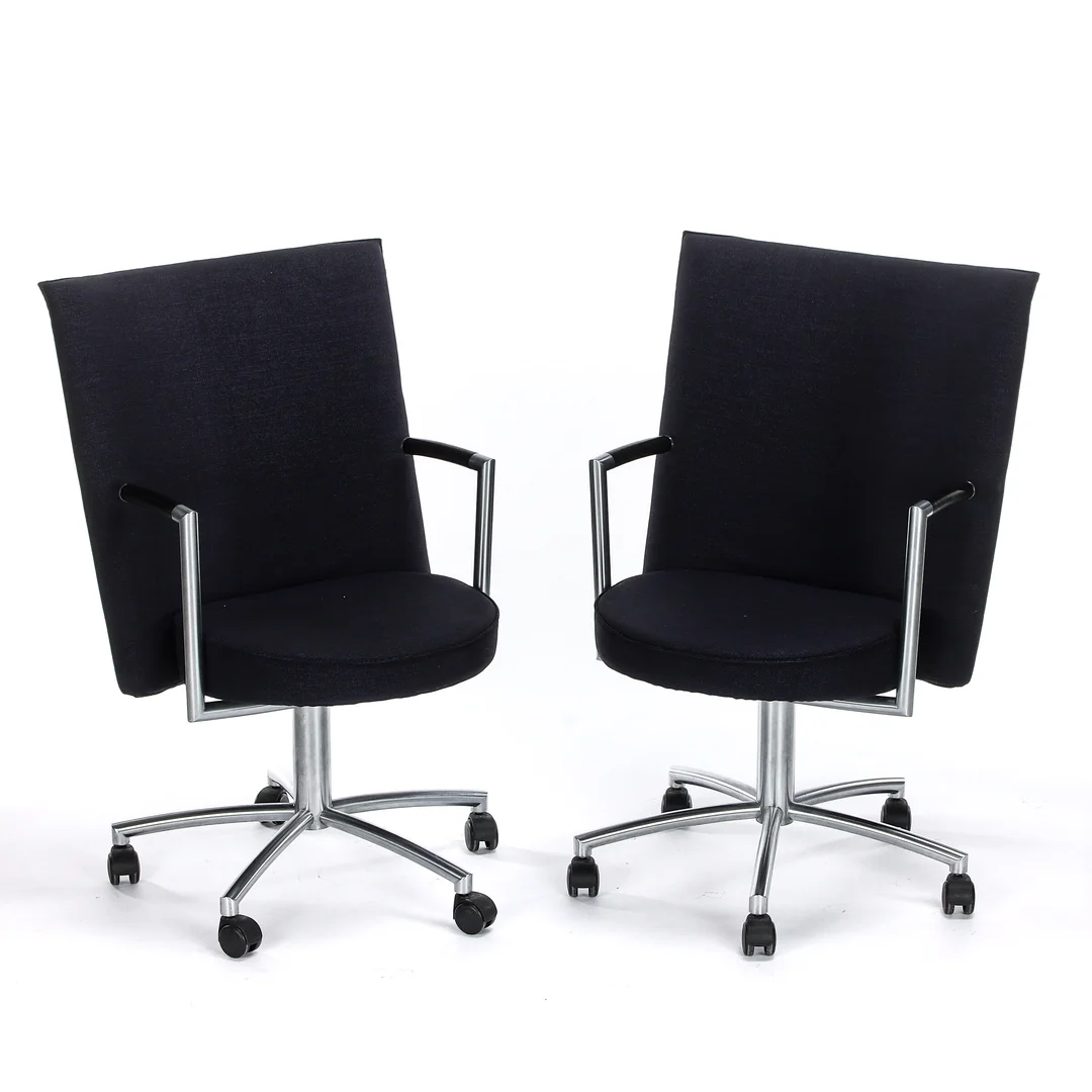 Johannes Foersom & Peter Hiort-Lorenzen. A pair of 'Partner' lounge office chairs, model EJ80 (2) — Furniture/Chairs — Lauritz
