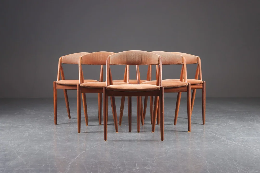 Kai Kristiansen. Et sæt på seks stole af teaktræ, model 31 (6) — Furniture/Chairs — Lauritz