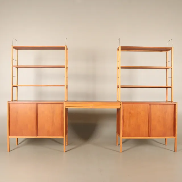 BERTIL FRIDHAGEN. BOKHYLLA med skrivskiva, teak, 1960-tal, Bodafors.