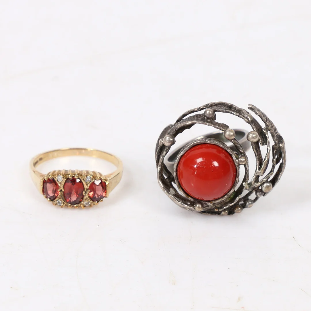 TWO VINTAGE RINGS. — Rings — Bishop & Miller