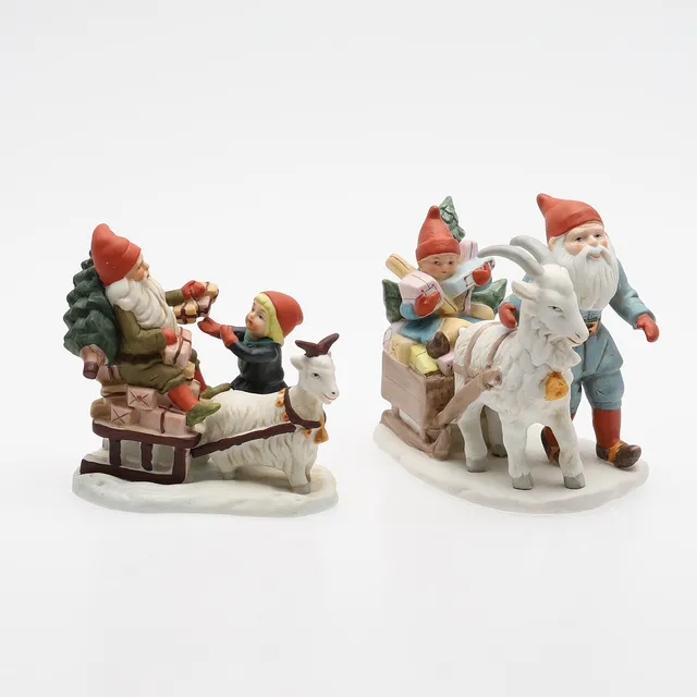 JENNY NYSTRÖM. TOMTEFIGURER, 2 st, porslin, Kalmar Läns Museum.