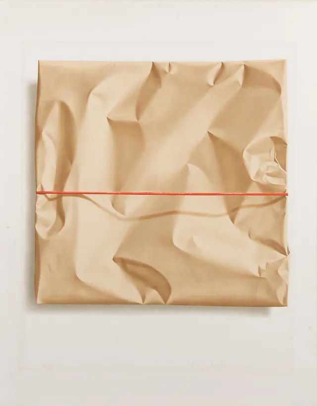 YRJÖ EDELMANN. Inslaget paket, färglitografi, signerad Y. Edelmann.
