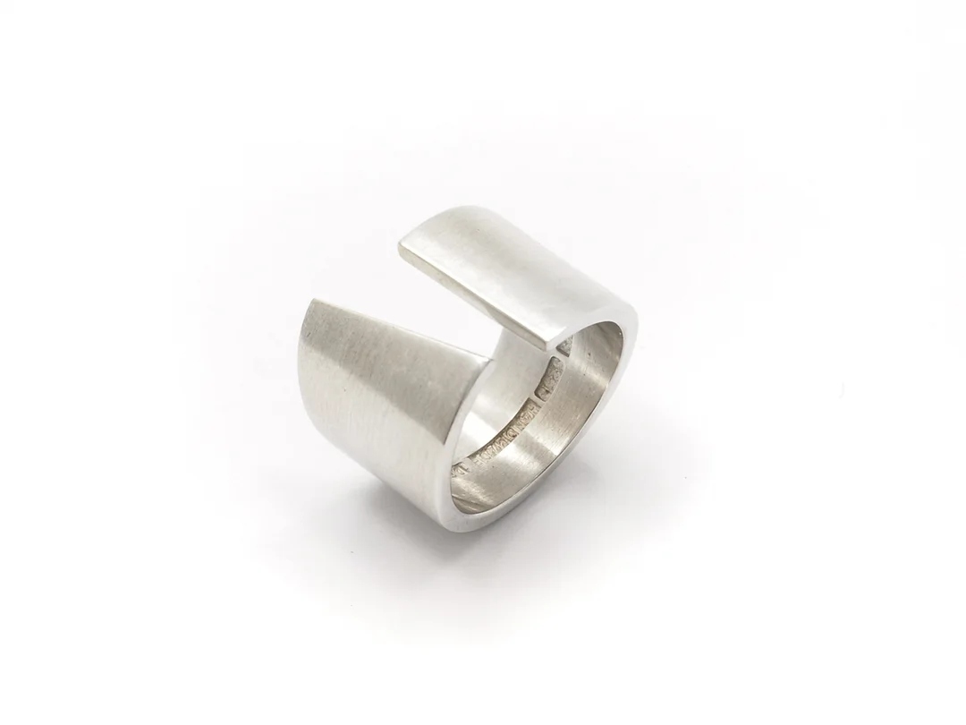 RING, sterling silver / 14K guld, Heiring, stl 18 mm, vikt 14,6 g. — Smycken/Ring — Kaplans