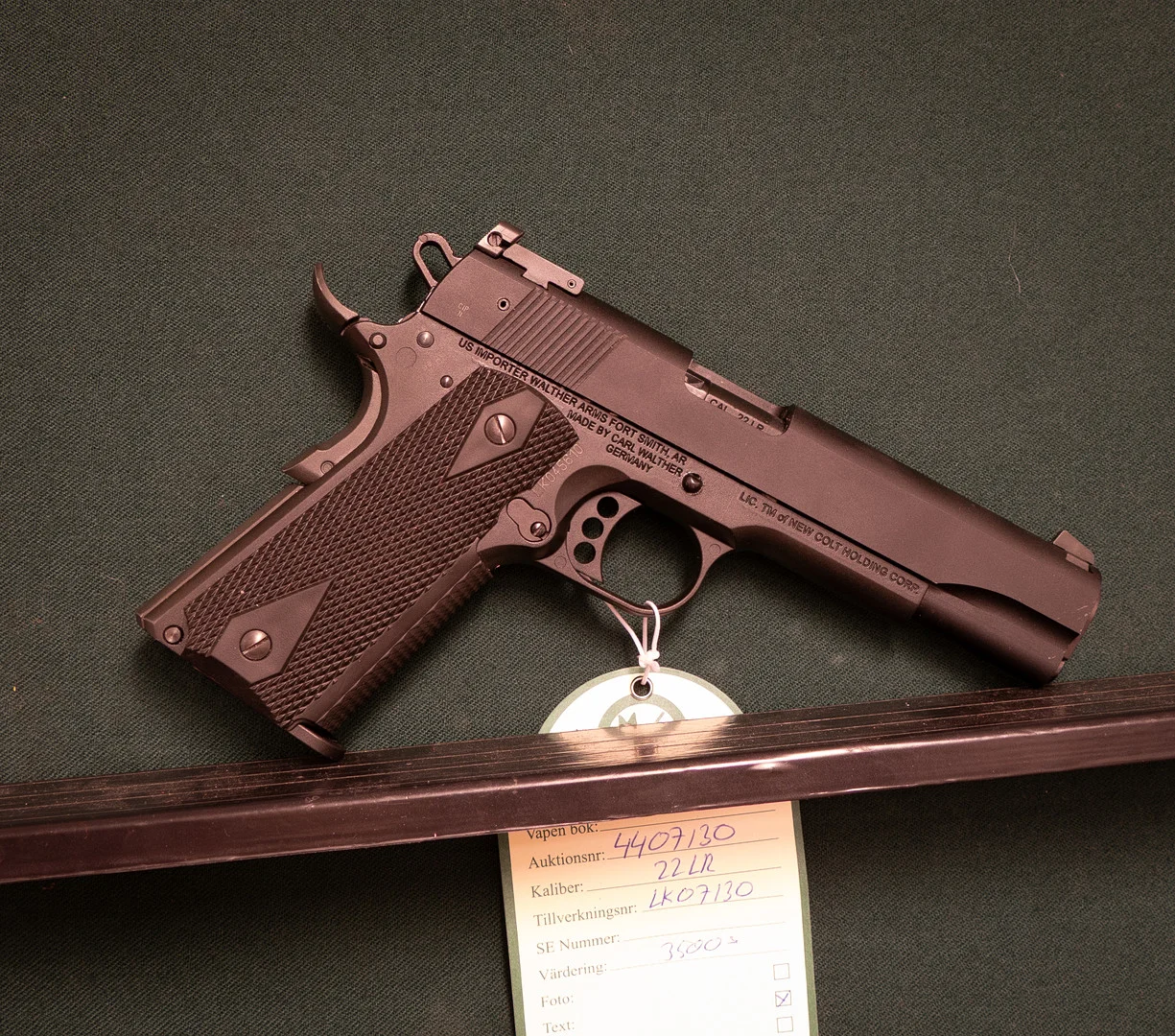 Walther model Colt 1911 Gold cup Kaliber 22lr. Tillv.nr. LK045610. — Pistols — Mauritz Widforss
