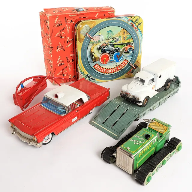 LEKSAKSBILAR, 3 st, mekaniska, SLÄP, BILBANA, bl. a. TN, Japan, Arnold, Gama Toys, 50/60-tal.