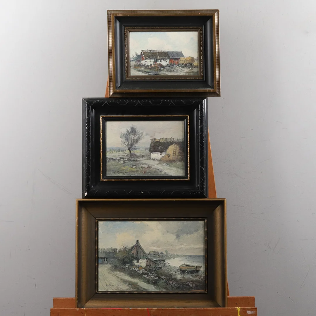 JEAN ROSENGREN. Olja på duk. 3 st. "Gårdsmotiv", 1900-talets första halva. — Paintings — Örebro Stadsauktioner