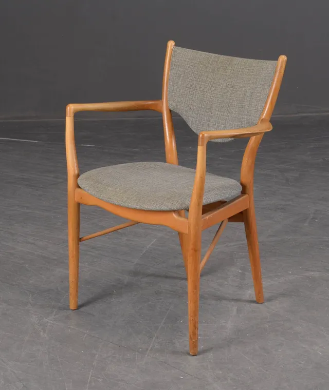 Finn Juhl. Armstol model 72.