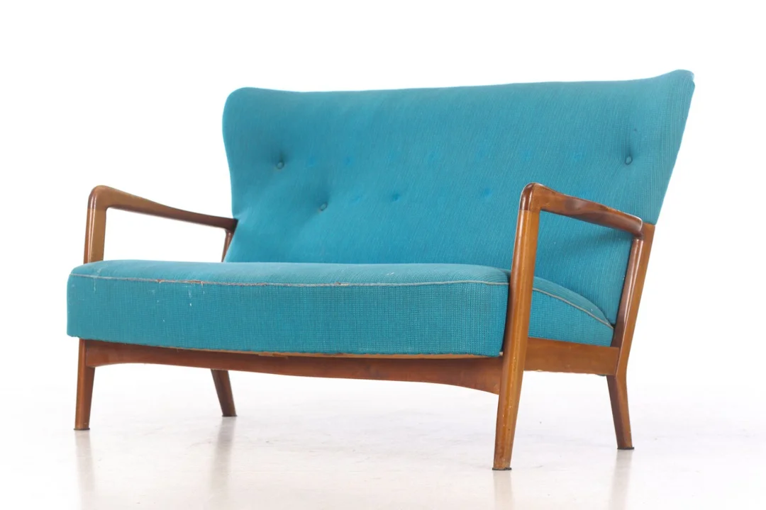Søren Hansen for Fritz Hansen. Two-person beech sofa, '8000 series' — Furniture/Lounge suites, sofas — Lauritz