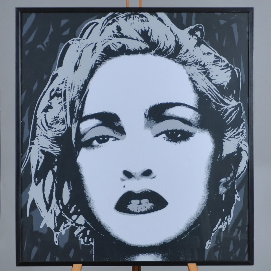 TOM MOORE. Madonna,Silkscreentryck. Signerad och numrerad. — Engravings & Prints — Laholms Auktionskammare