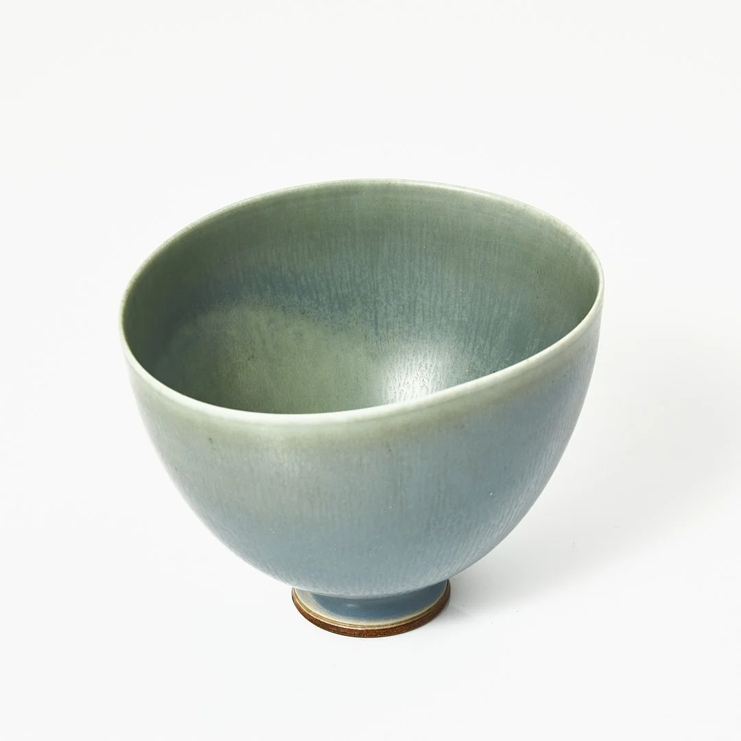 BERNDT FRIBERG. SKÅL, glaserat stengods, signerad Friberg, Gustavsbergs Studiohand. — European — Stockholms Auktionsverk Magasin 5