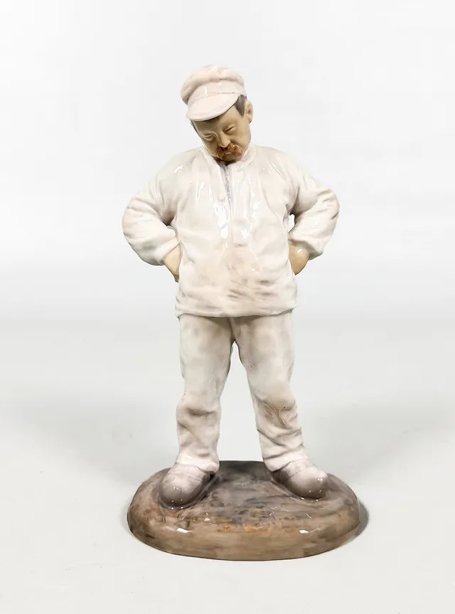 NILS NIELSEN. FIGURIN, "Murare", porslin, Bing & Gröndahl, Danmark.