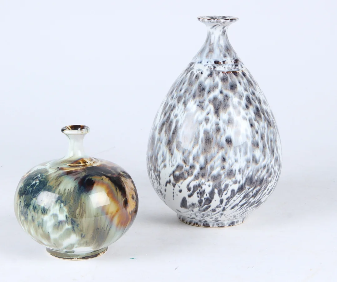 Gunnar Andersson for Höganäs Keramik. Two vases of glazed stoneware. (2) — Glass, porcelain and ceramics/Vases, bowls, dishes — Lauritz