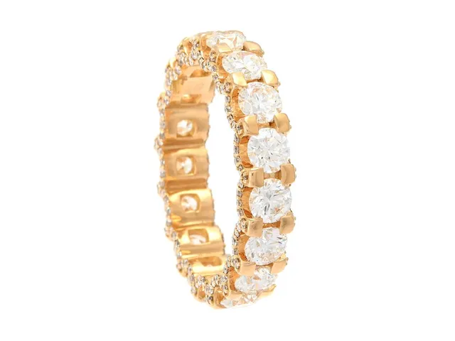 ALLIANSRING, 18K guld, 17 briljantslipade diamanter ca 5,10 ctv, ca R-TW/IF-VS, alla utom en har GIA inskription, se fördjupad information, 170 briljantslipade diamanter ca 0,80 ctv, ca R-TW/VVS-VS, stl 20 mm, vikt 7,5 g, etui och ytterkartong.