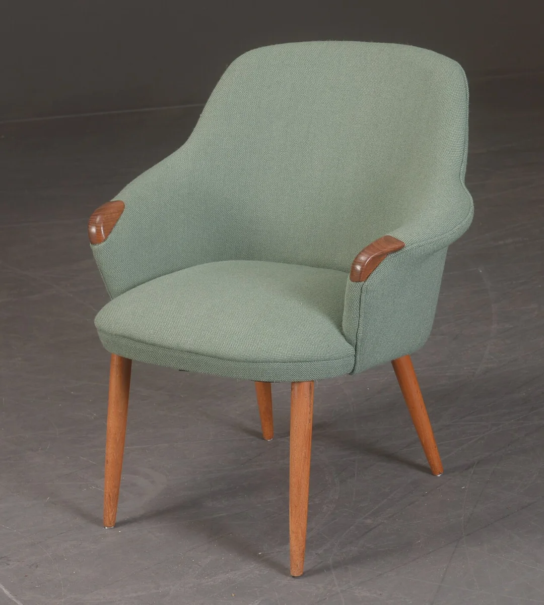 Dansk møbelproducent. Grøn lænestol med — Furniture/Lounge chairs — Lauritz