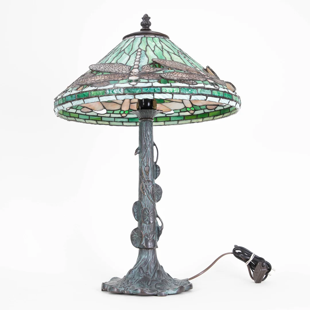 Tischlampe im Tiffany-Stil, Ende 20. Jh. — Table Lamps — Stockholms Auktionsverk Hamburg
