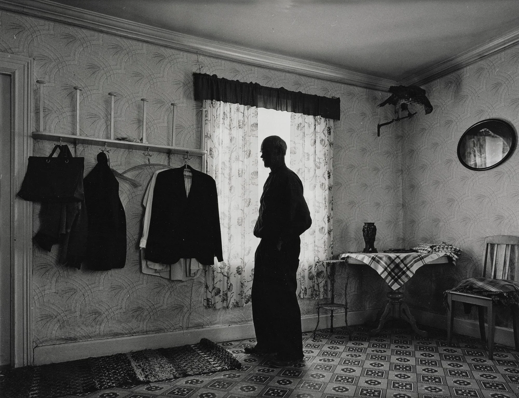 Sune Jonsson, "Metallarbetaren, jägaren, fiskaren Albert Eriksson, Nyåker, Nordmaling, 1956". — Bukowskis