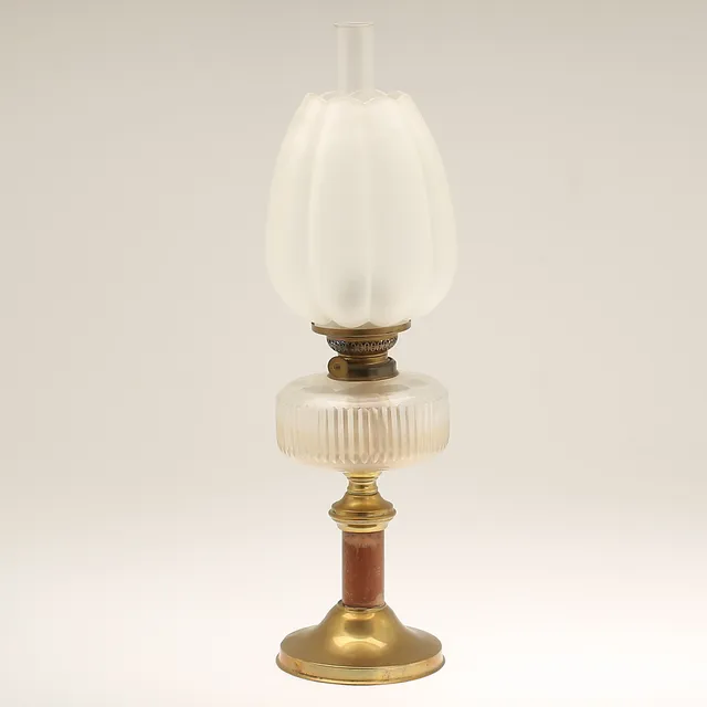 BORDSFOTOGENLAMPA, glas och mässing.