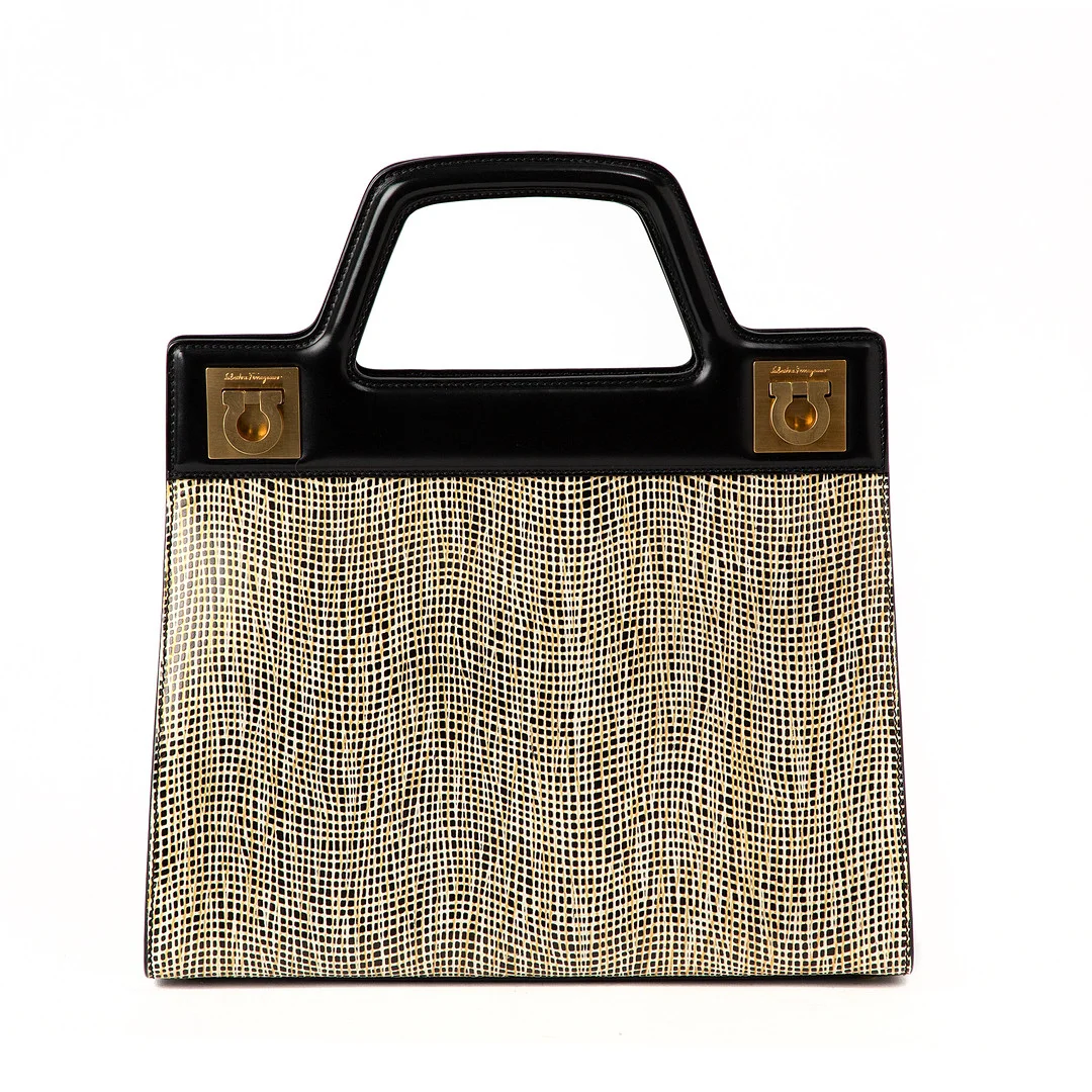 SALVATORE FERRAGAMO. Väska, PVC. — Vintage & Designer Fashion — Stockholms Auktionsverk Göteborg