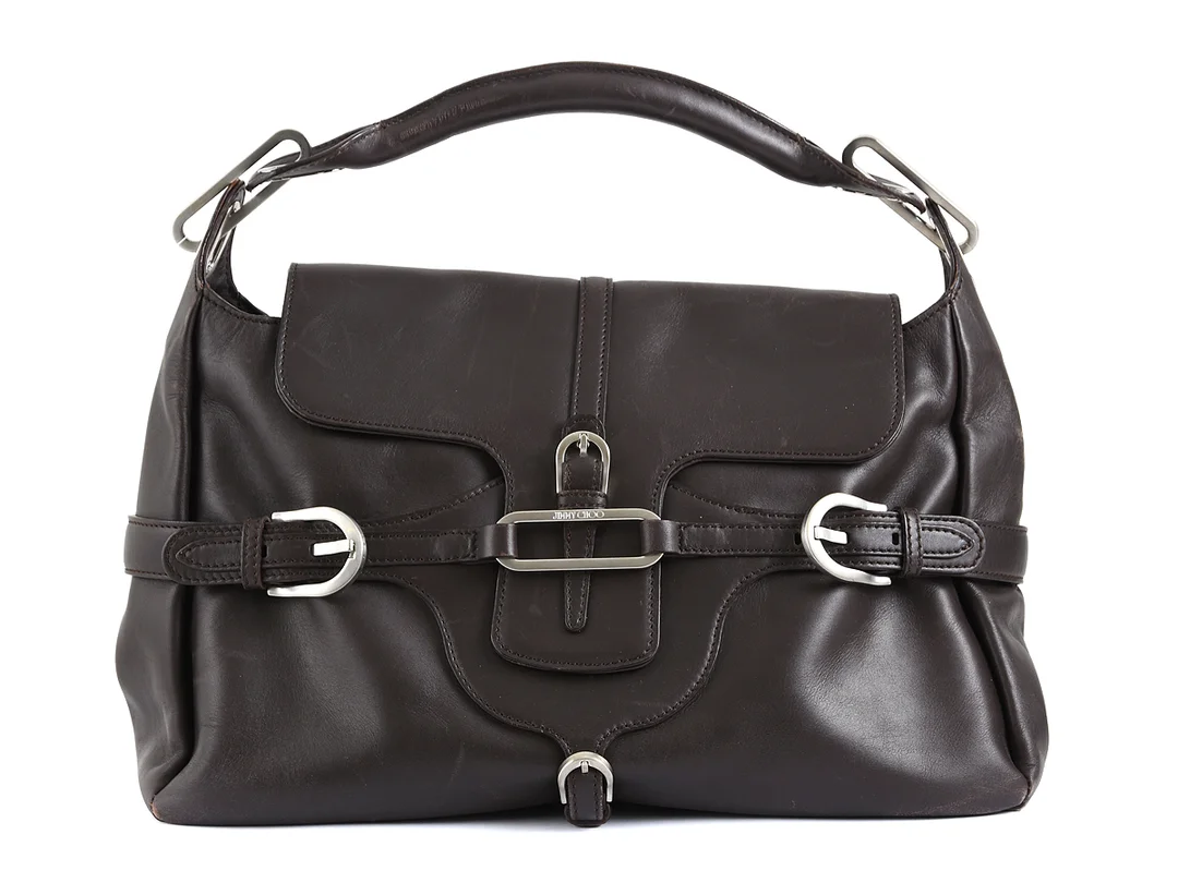 VÄSKA, JIMMY CHOO, mörkbrunt läder, vitmetall detaljer, 34x22x14cm. — Accessoarer/Väskor — Kaplans
