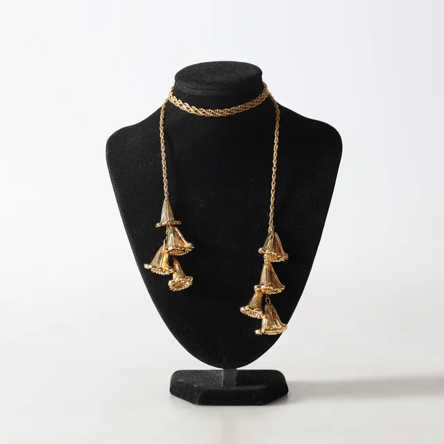 ESTRID ERICSON. TILLSKRIVEN. Collier, gulmetall, Firma Svenskt Tenn, Stockholm, 19/2000-tal.