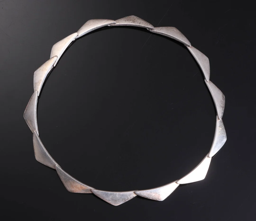 Georg Jensen. 'Peak' halskæde af sterlingsølv — Jewellery/Bracelets — Lauritz