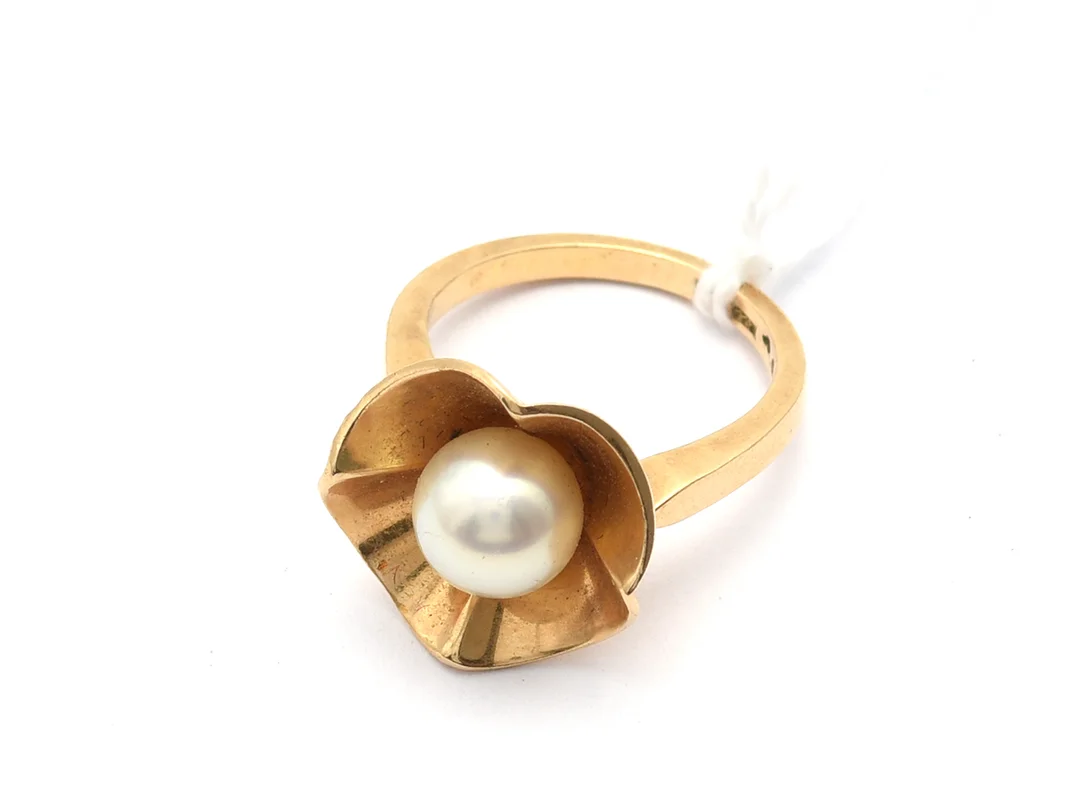 Ring 18K 6,8g Ø16¼ med odlad pärla — Smycken/Ring — Kaplans