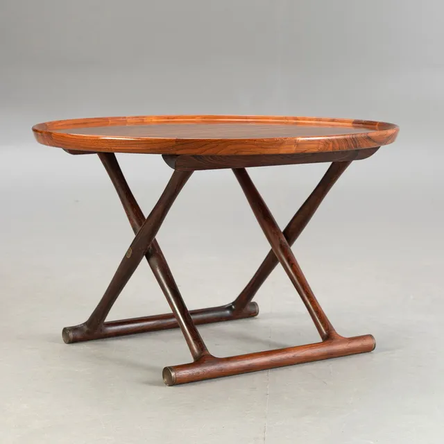 MOGENS LASSEN. 'Egyptian table' aus Palisander, 1950er Jahre.