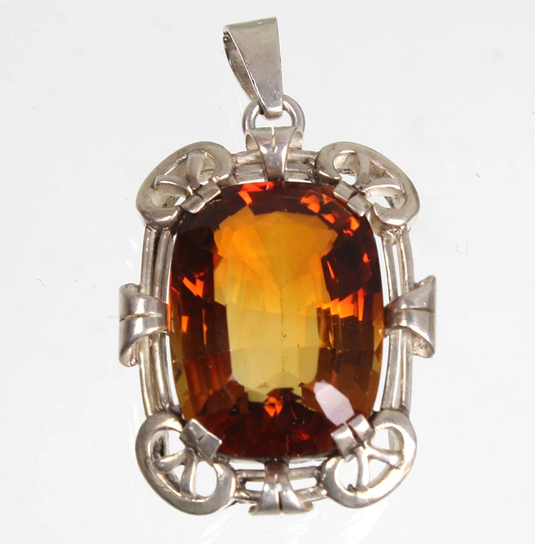 ART DECO ANHÄNGER, SILBER 935. — Brooches & Pendants — Auktionshaus Bossard