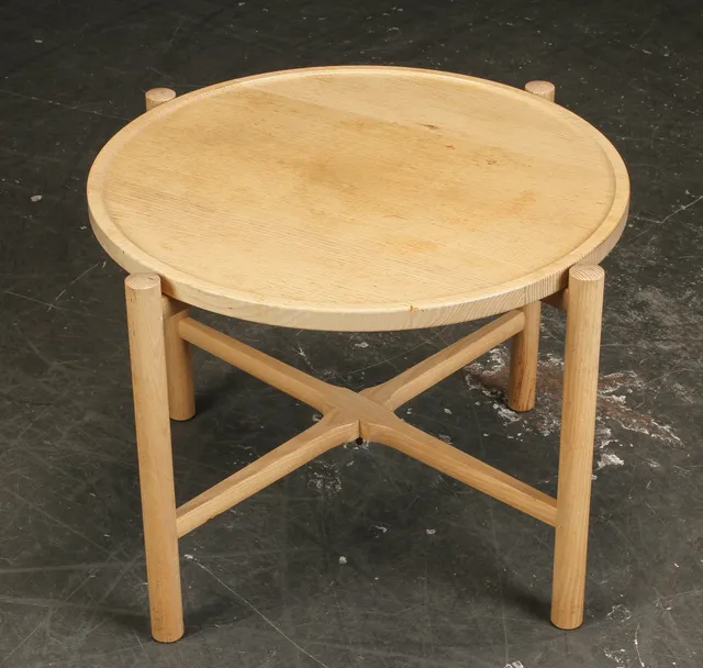 Hans J. Wegner for PP Møbler. Model PP35. Bakkebord af ask