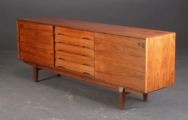 Skovby Møbelfabrik. Sideboard in rosewood