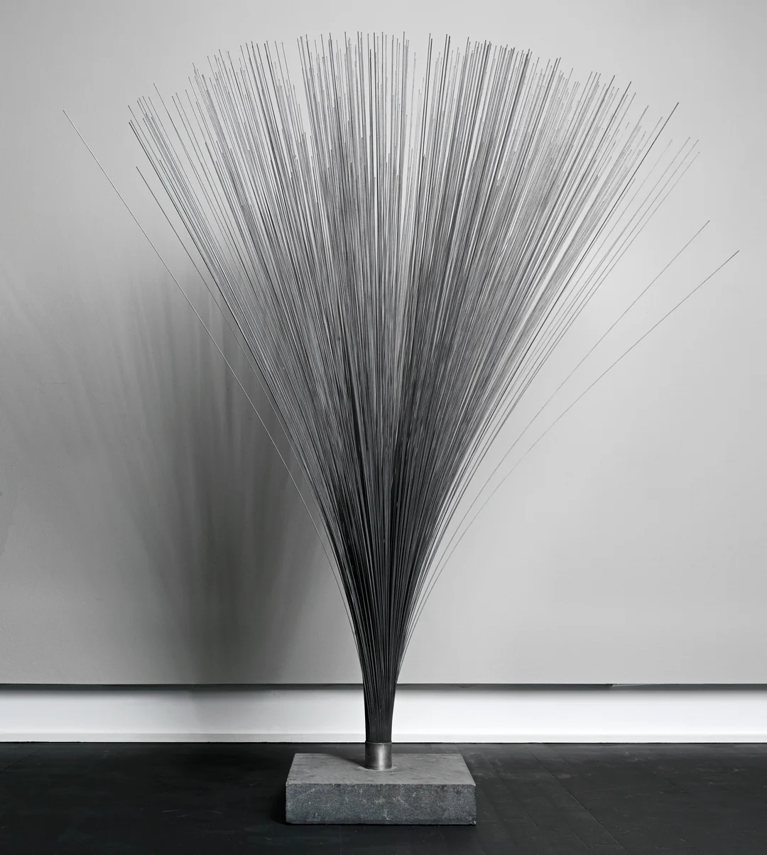 Bertoia, Harry — "Spray" — Kunst/Skulptur — Blomqvist