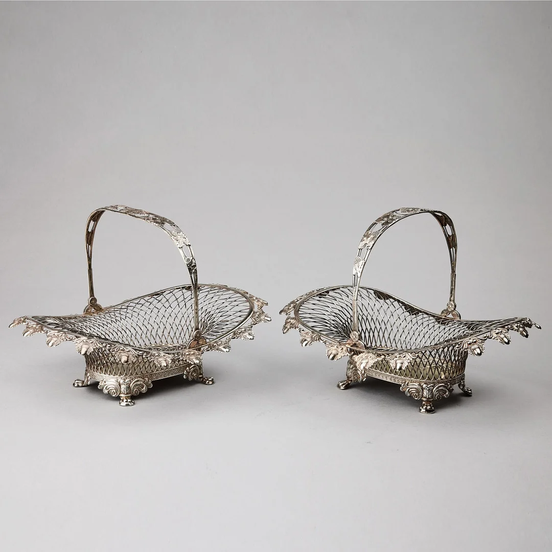 GUSTAF THEODOR FOLCKER. Korgar 1 par silver. — Silver — Stockholms Auktionsverk Fine Art