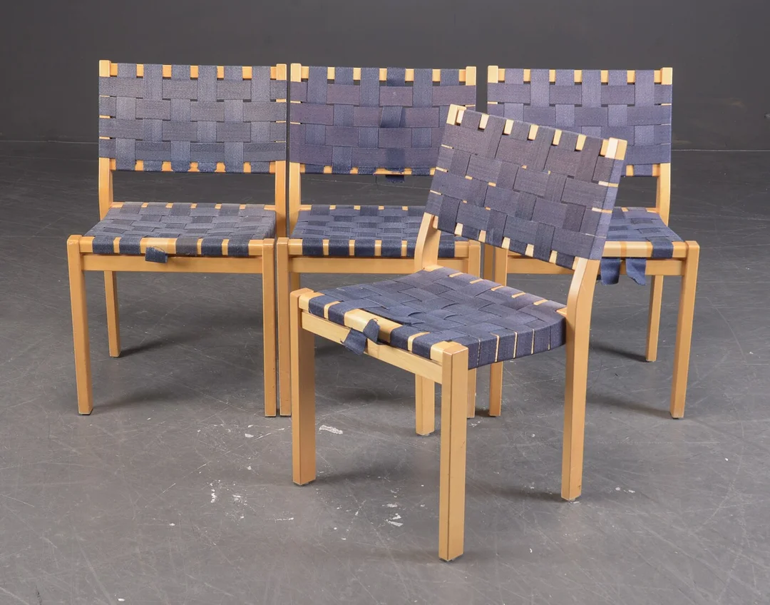 Alvar Aalto. Sæt på fire stole model 611. (4) — Furniture/Chairs — Lauritz
