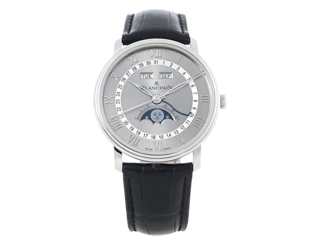 BLANCPAIN, Villeret, Quantième Complet, Cal 6654, Ref nr. 6654-1113-55B, Boett nr. 6547, herrur, 40 mm, stål, automatisk, safirglas, dag, datum, månad, månfas, glasbaksida, läderband, viklås, ca 2015, träbox (ej komplett). — Klockor/Blancpain — Kaplans