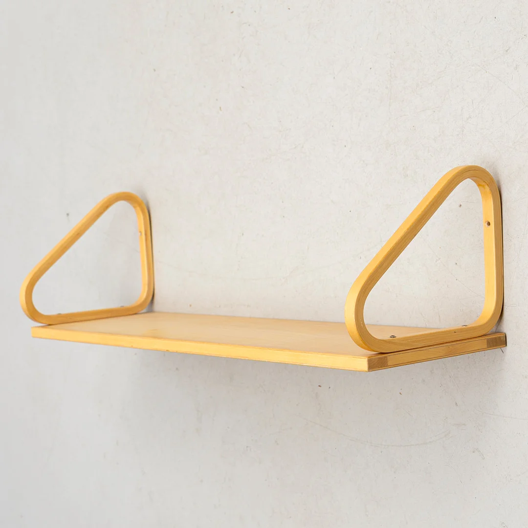 ALVAR AALTO. Hylla, modell 112B, Artek, Finland, 2000-tal. — Cupboards, Cabinets & Shelves — Auktionshuset Kolonn