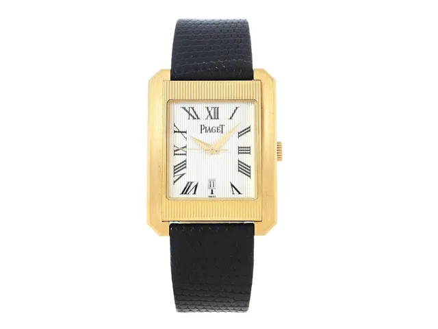 PIAGET, Protocole XL, Cal 500P, Serie nr. 840748, Boett nr. 26100, herrur, 31 x 34 (41) mm, 18K guld, automatisk, safirglas, datum, läderband, originalspänne i 18K guld, ca 2000, box (skadad), ytterkartong.