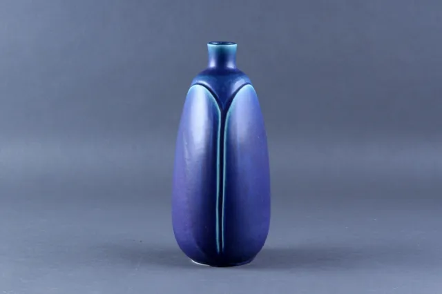 Eva Stæhr-Nielsen. Vase af stentøj