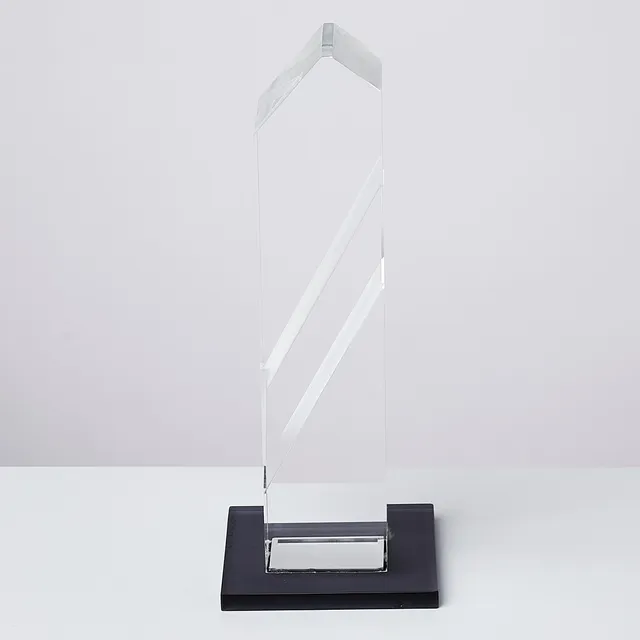 LENNART KÄRRABO. skulptur, plexiglas, signerad samt daterad Kärrabo -84, numrerad 1/6.