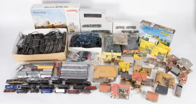 Model trains, i.a. Märkin, Lima, Fleischmann and others.