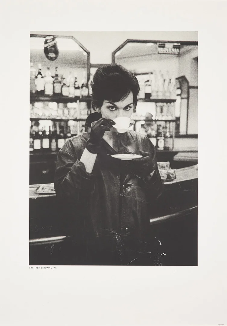 CHRISTER STRÖMHOLM. EFTER. Affisch. "Vännerna från Place Blanche". — Engravings & Prints — Stockholms Auktionsverk Sickla