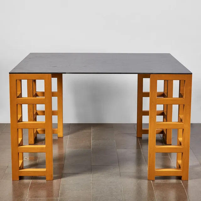 ÅKE AXELSSON. Bord, 2008, stål och målad björk, replika till det bord som står i butiken på Sven-Harrys konstmuseum, Stockholm.