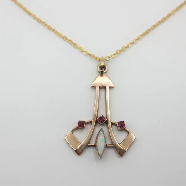 JUGENDSTIL ANHÄNGER MIT KETTE.