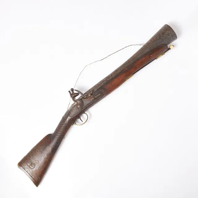 BLUNDERBUSS. med flintlås, Ottomansk, 17/1800-tal, helstock, kolv med trådinläggningar, graverad kolvhals.