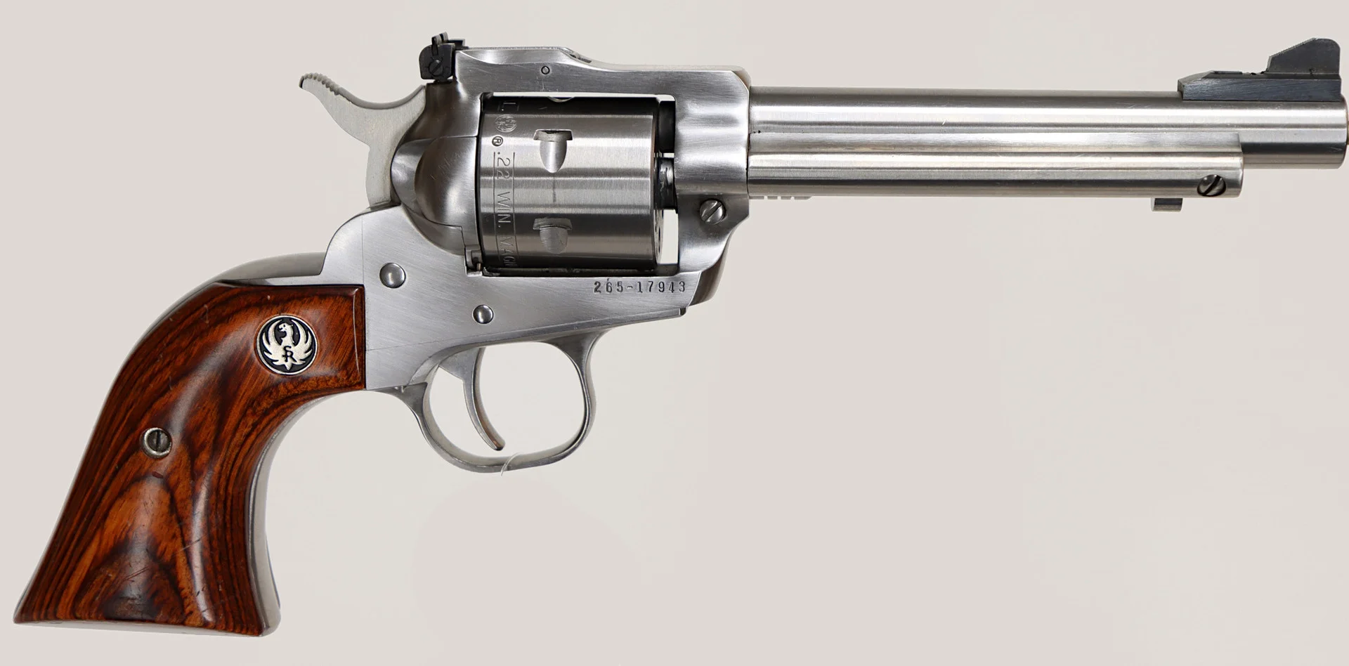 173. REVOLVER, Single Action, fabrikat Ruger, modell Single-Six, kaliber .22WMR, tillv.nr 265-17943, se-nr SE2321786. — Revolvers — Walter Borg