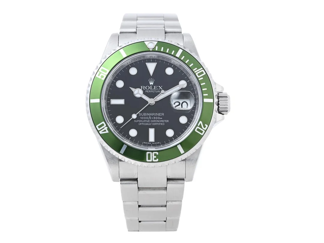 ROLEX, Oyster Perpetual Date, Submariner (1000ft=300m, Green Mark V "Rehaut RRR" / Slim Four Bezel), s.k. "Kermit", Chronometer, Ref nr. 16610LV, Serie nr. M912162, Cal 3135, Verk nr. 3 2415149, Boett nr. 2160, herrur, 40 mm, stål, automatisk, safirglas, datum, Fliplocklänk, viklås, Ref nr. 93250-PJ6, cert, december 2008, box, ytterkartong. — Klockor/Rolex — Kaplans