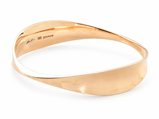 Hans Hansen. Bangle of 14 kt. gold